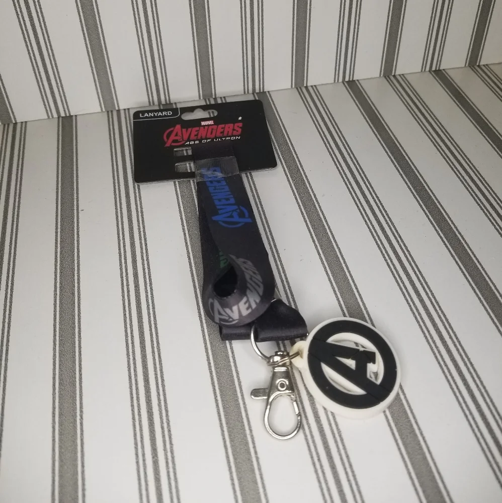 NWT Disney Marvel Double Sided Avenger Shield Lanyard w/ Avenger Logo Rubber Tag